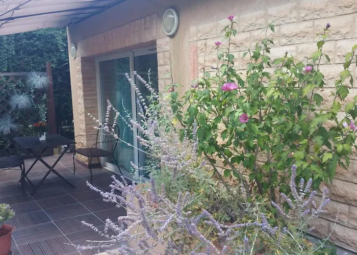 La Villa Des Violettes