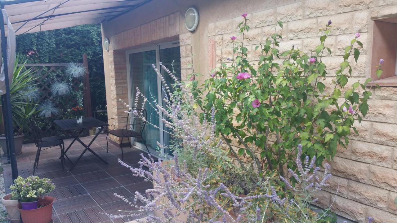 La Des Violettes Bed & Breakfast *